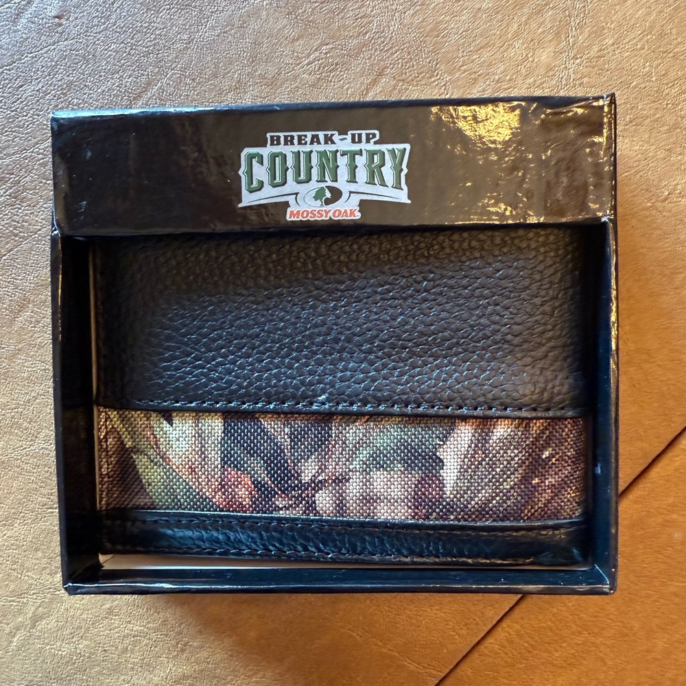 Mossy Oak Black and Camouflage Bi-Fold Wallet